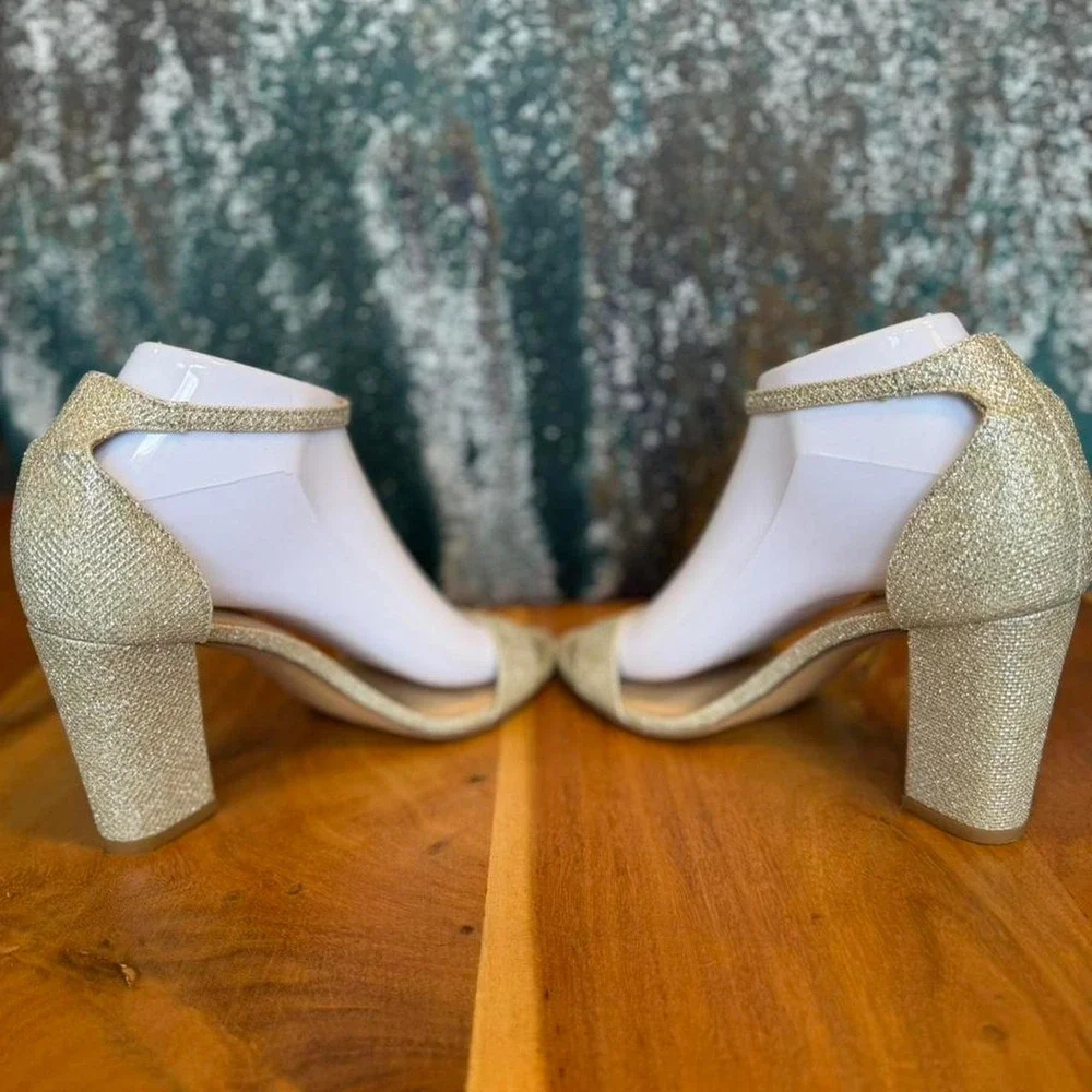 Michael By Michael Shannon sascha silver glitter heels size 7.5